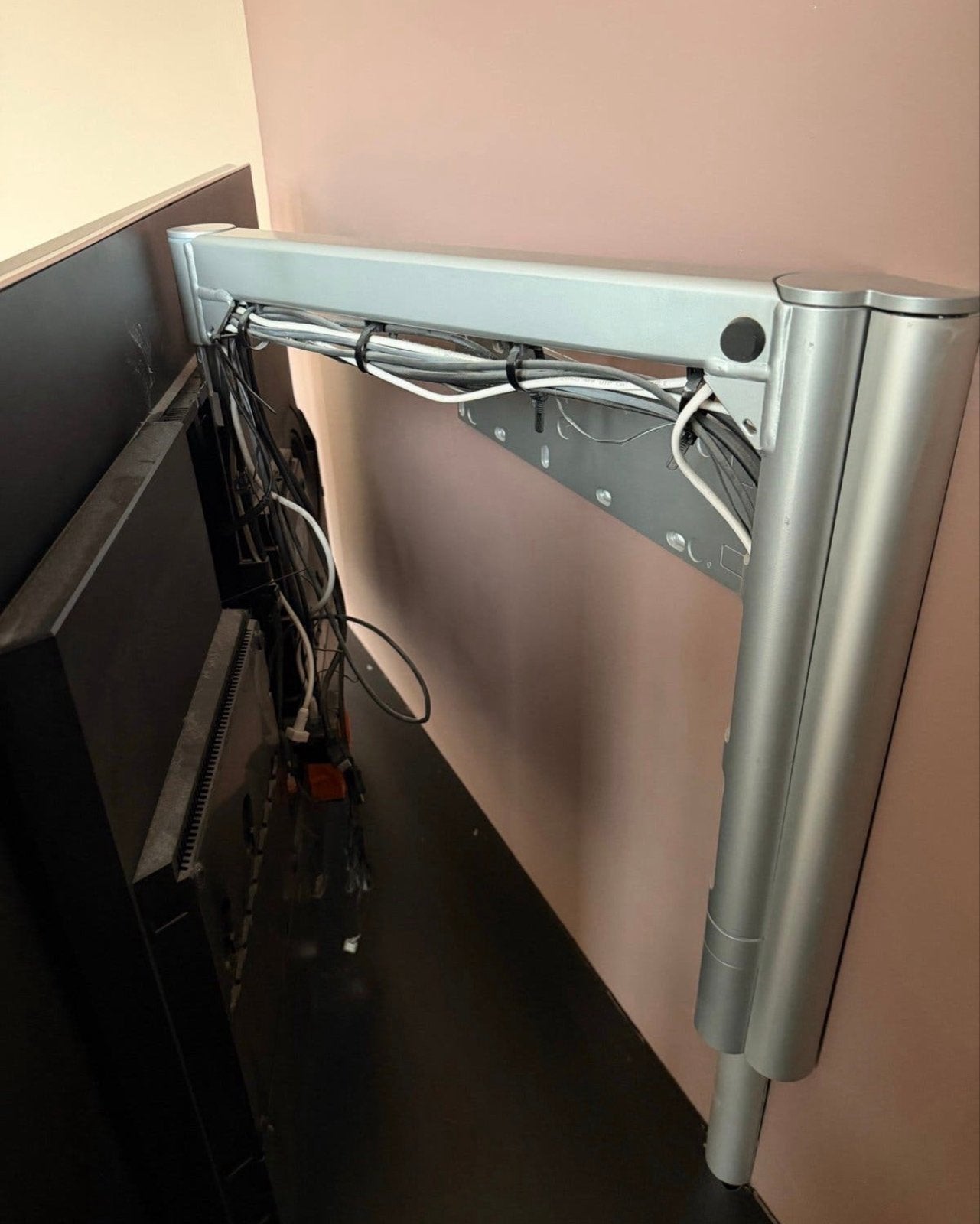 Bang & Olufsen BeoVision Avant 55 TV Beugel, Ophalen, Gebruikt