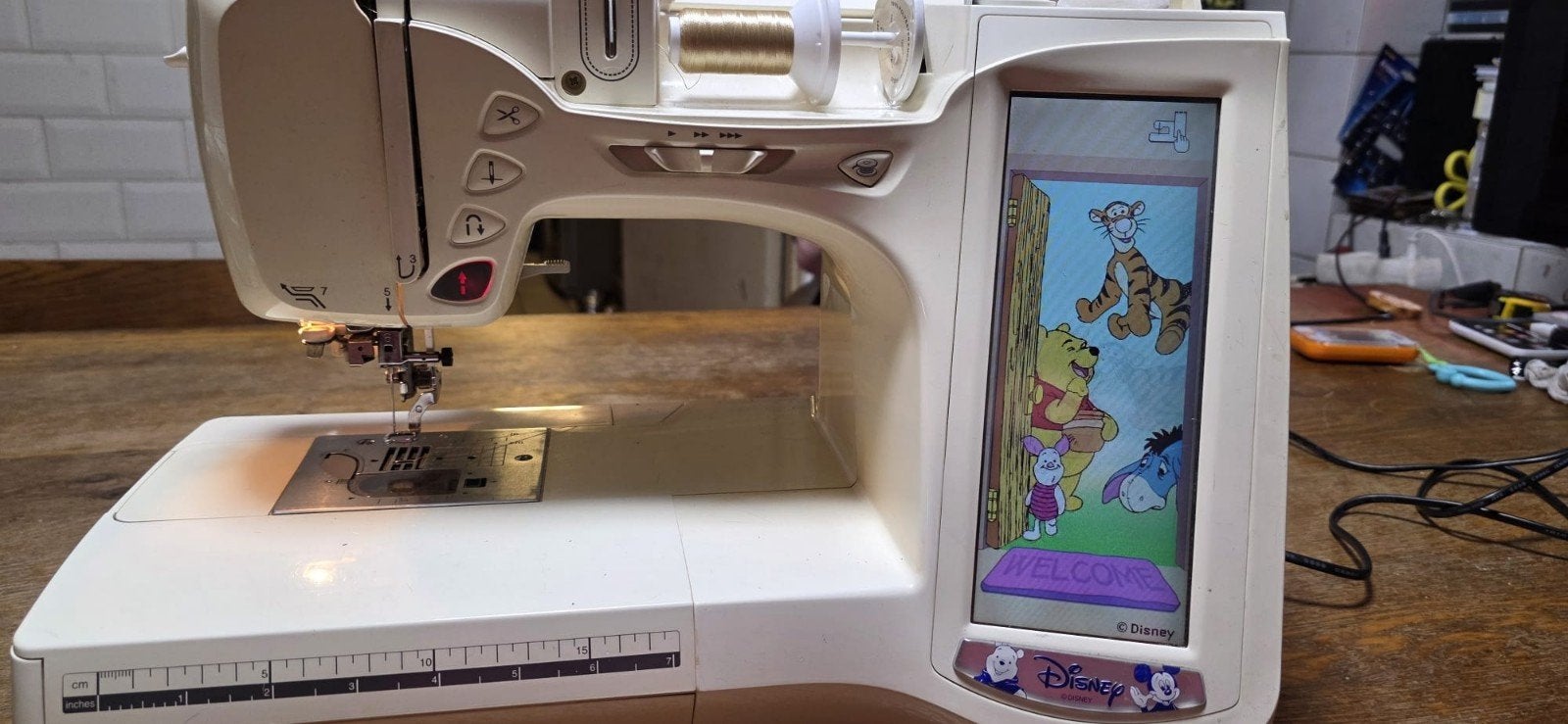 Brother disney borduurmachine, Hobby en Vrije tijd, Ophalen, Gebruikt, Borduurmachine