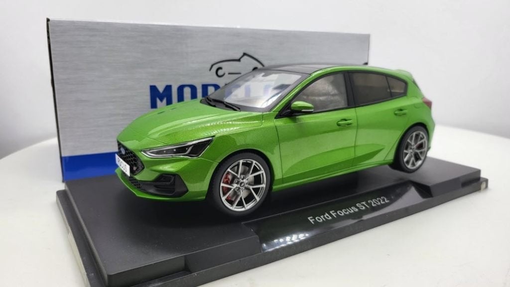 Ford Focus ST Hatch Back 2022 Groen metallic, Hobby en Vrije tijd, Modelauto's | 1:18, Overige merken, MCG, Auto, Nieuw
