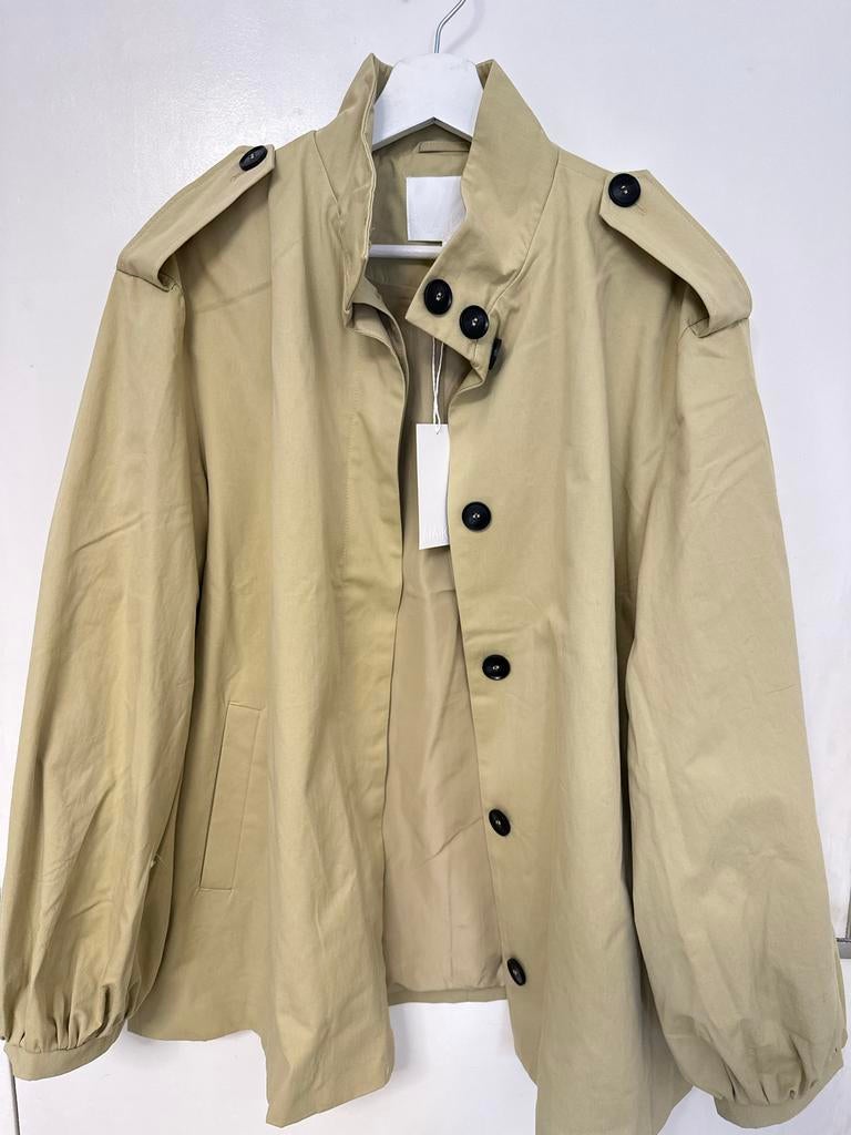 NA-KD Ronde Mouw Trenchcoat - Nieuw, Ophalen of Verzenden, Nieuw, Maat 38/40 (M), Beige