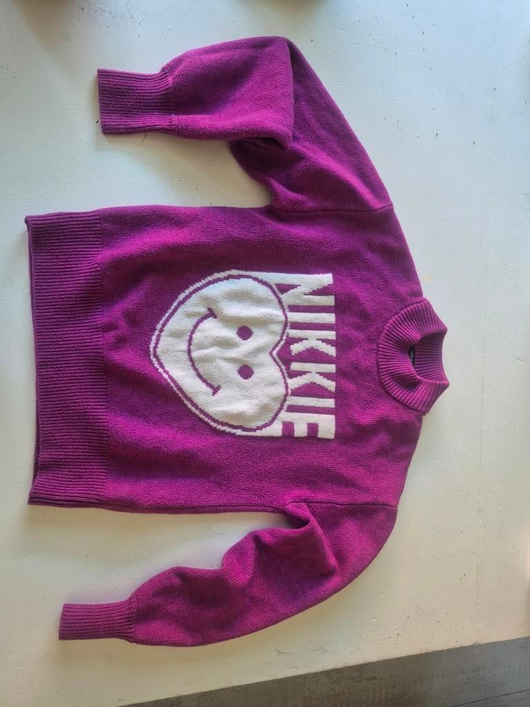 Nikkie trui met smiley en logo - Maat s, Kleding | Dames, Paars, Ophalen of Verzenden, Zo goed als nieuw, Nikkie