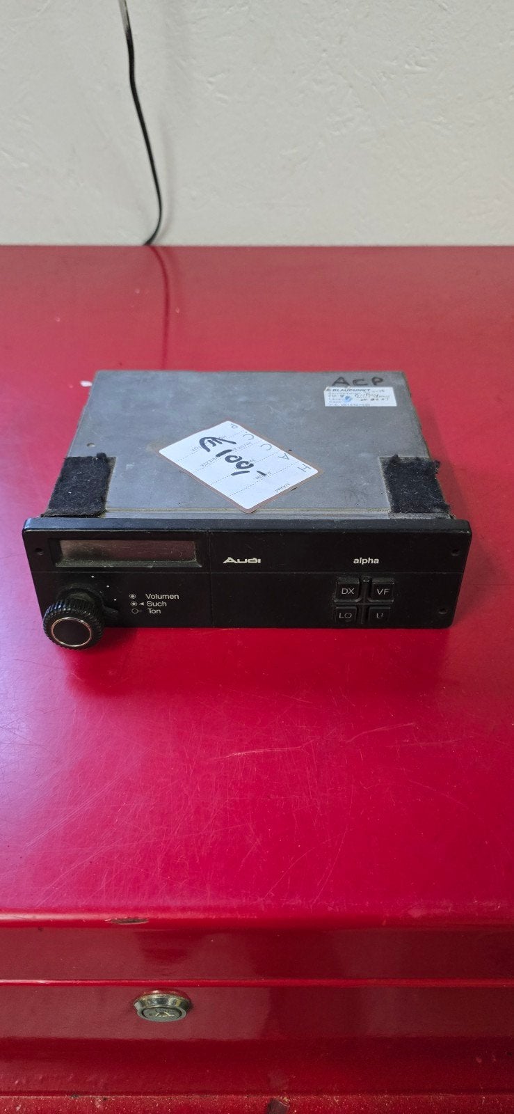 Klassieke Audi radio coupe quattro 90, Ophalen of Verzenden
