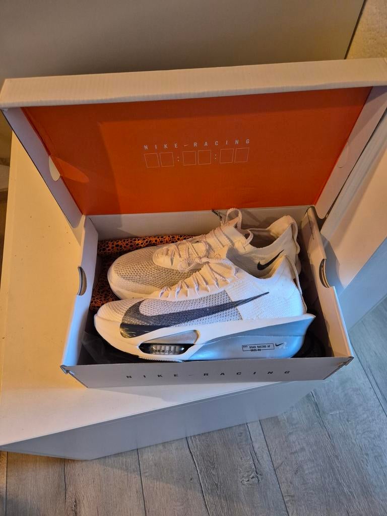 Nike ZoomX Invincible Run Flyknit 3% - Maat 44, Sport en Fitness, Loopsport en Atletiek, Ophalen of Verzenden, Nieuw