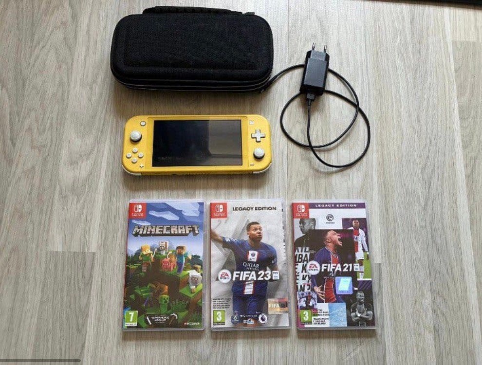 Nintendo Switch Lite geel met 3 spellen en hoes. 150€., Spelcomputers en Games, Ophalen of Verzenden, Zo goed als nieuw