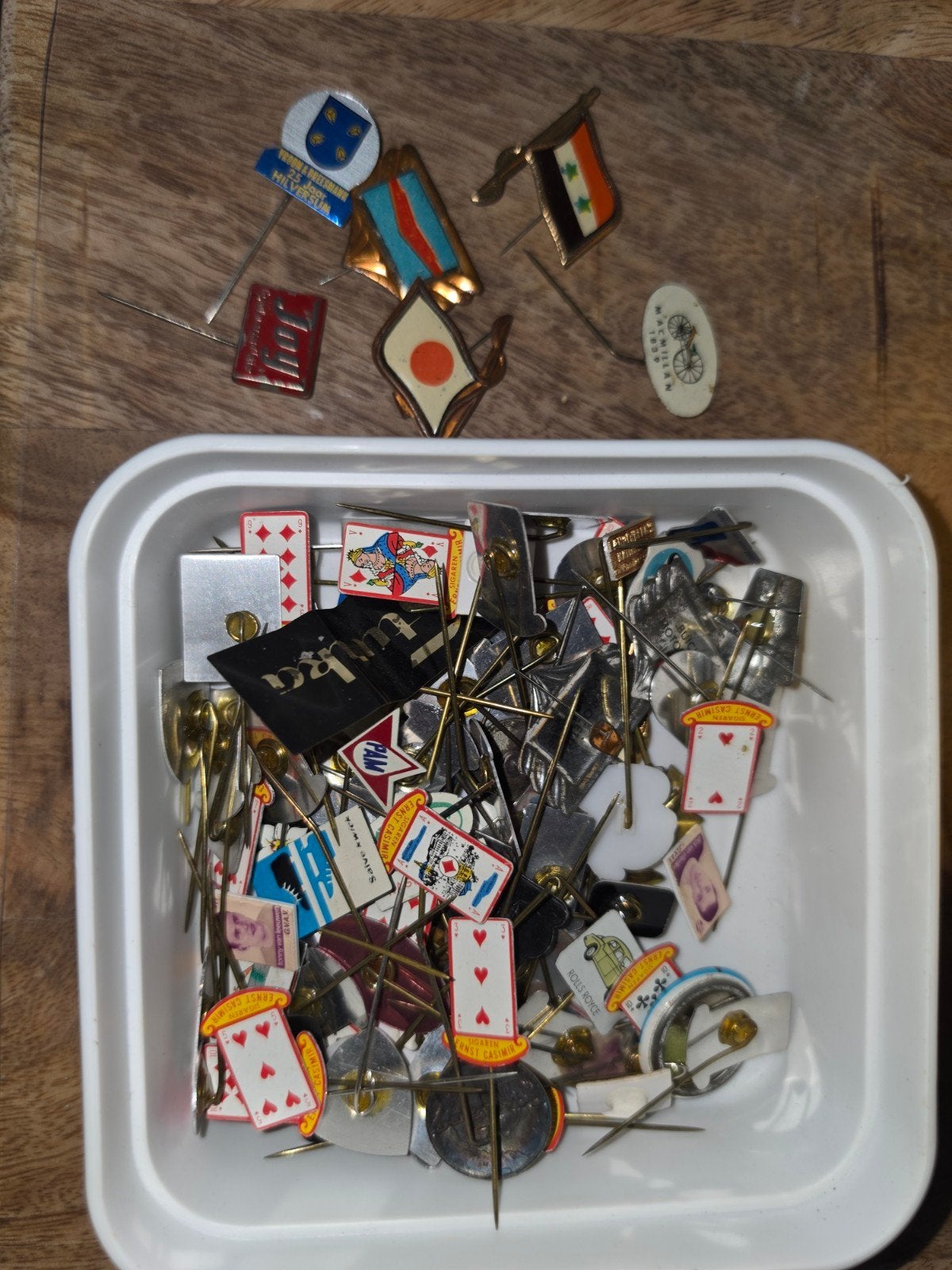 Grote collectie vintage speldjes en pins, Ophalen of Verzenden, Gebruikt, Overige onderwerpen, Speldje of Pin