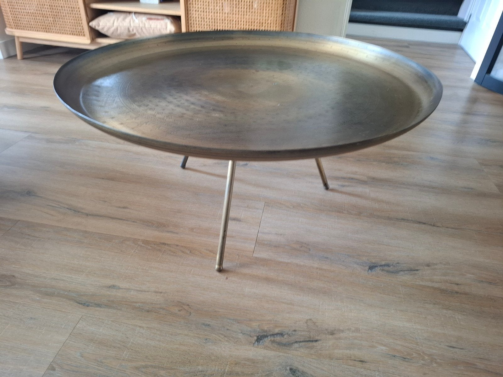 De WOOOD ronde bijzet/salontafel Layla, brass metaal, Ophalen, 50 tot 100 cm, Rond, 50 tot 100 cm