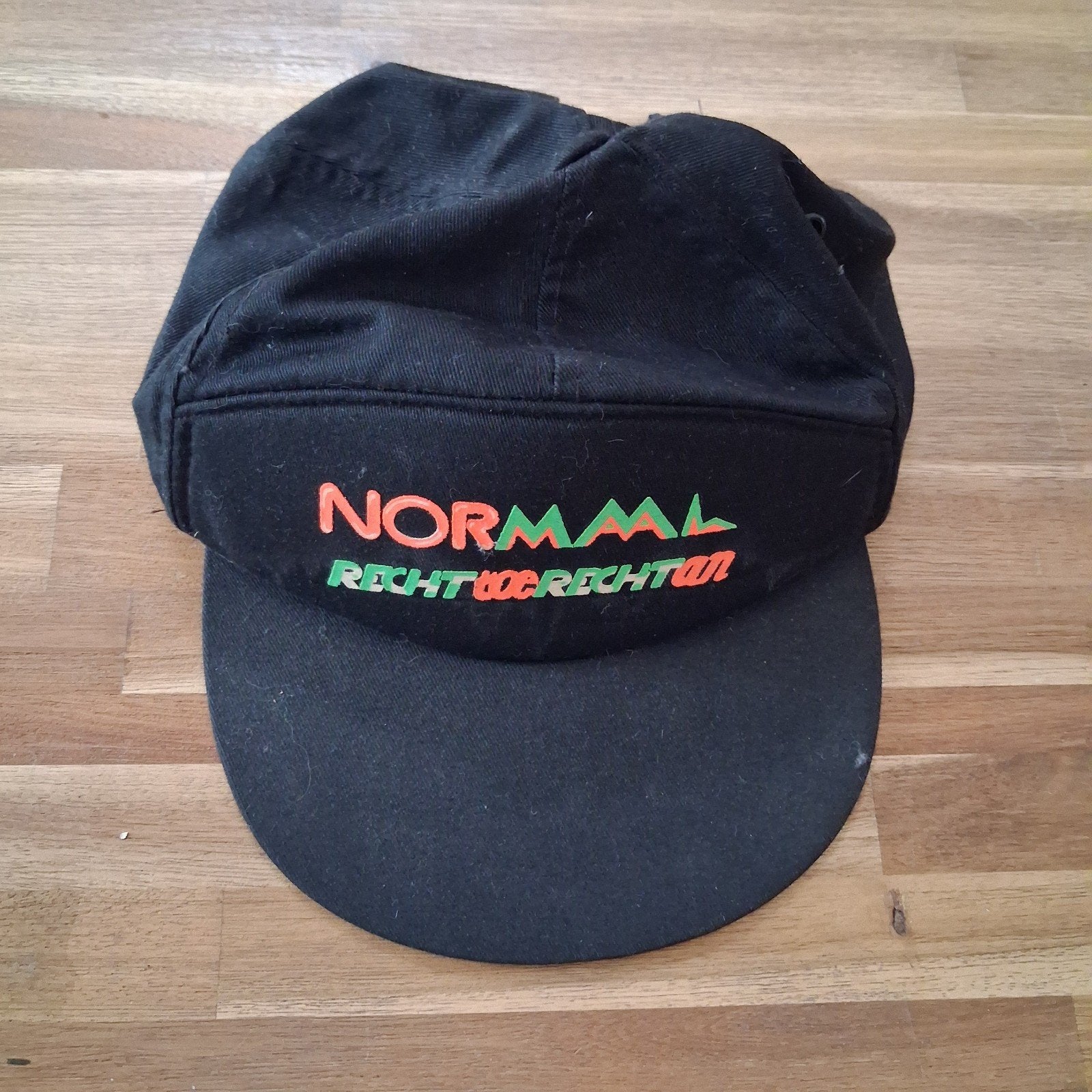 Zwarte pet Normaal Rechttoe Rechtan 1989, Verzamelen, Ophalen of Verzenden, Zo goed als nieuw, Kleding