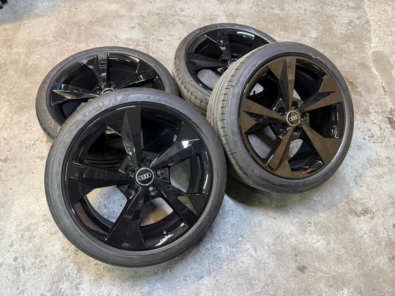 ✅ 18 inch OEM Audi Sport velgen A3 A4 RS3 S3 S4 S-line 5x112, Auto-onderdelen, Banden en Velgen, 18 inch, Gebruikt, Banden en Velgen