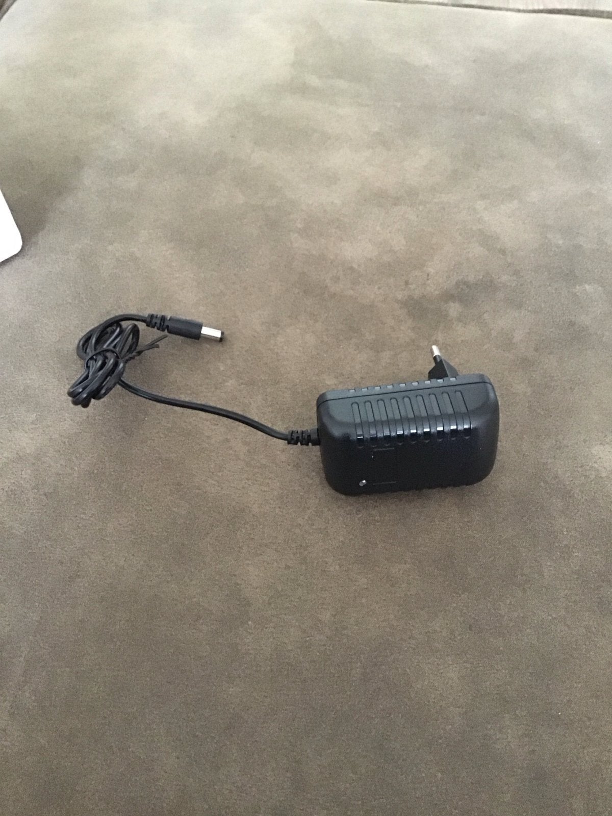 Universele AC/DC Adapter - Oplader, Audio, Tv en Foto, Ophalen, Zo goed als nieuw