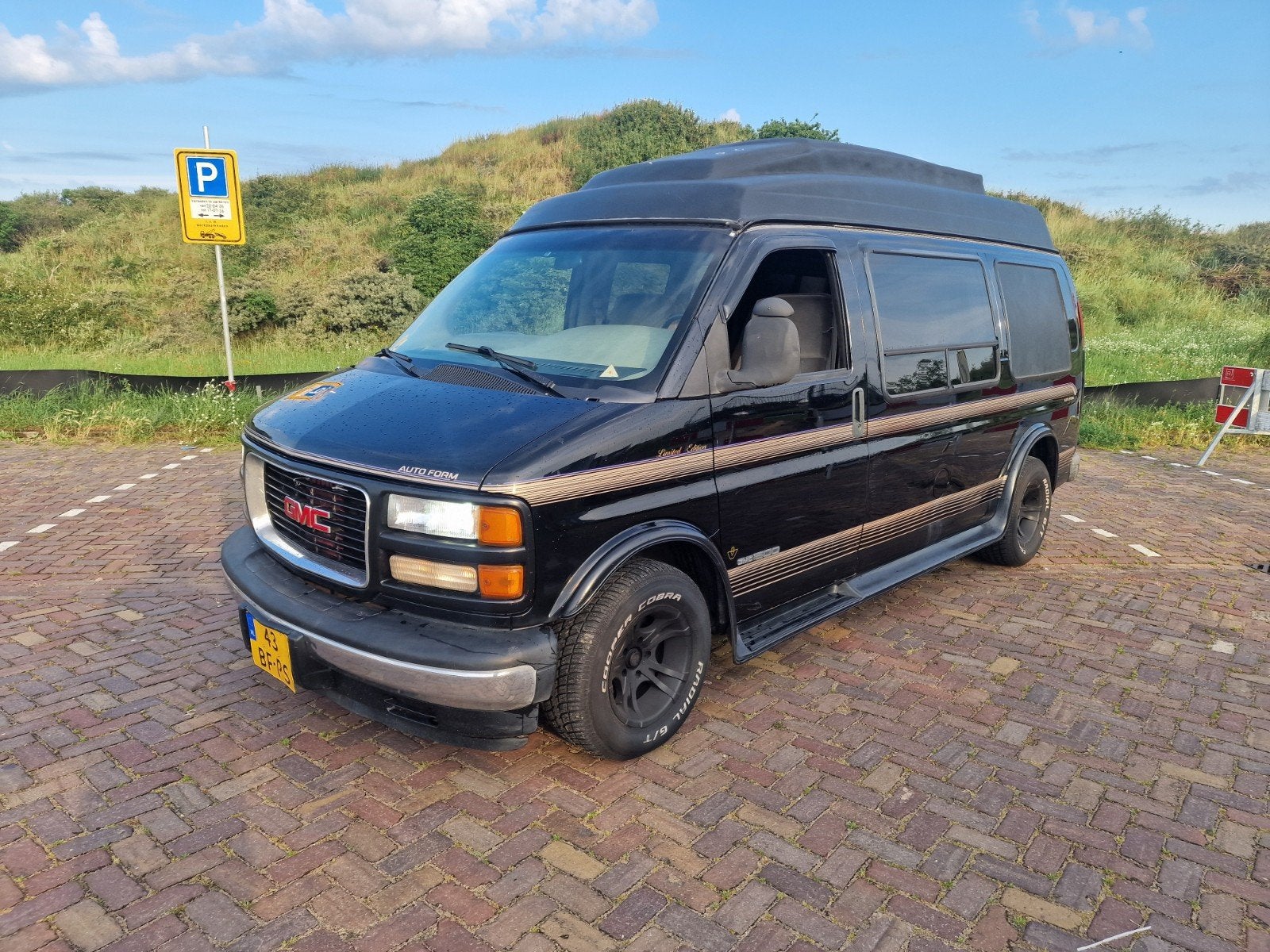 GMC Savana 5.7l v8 vortec lpg grijs kenteken/camper, Automaat, Chevrolet, 3000 kg, Zwart