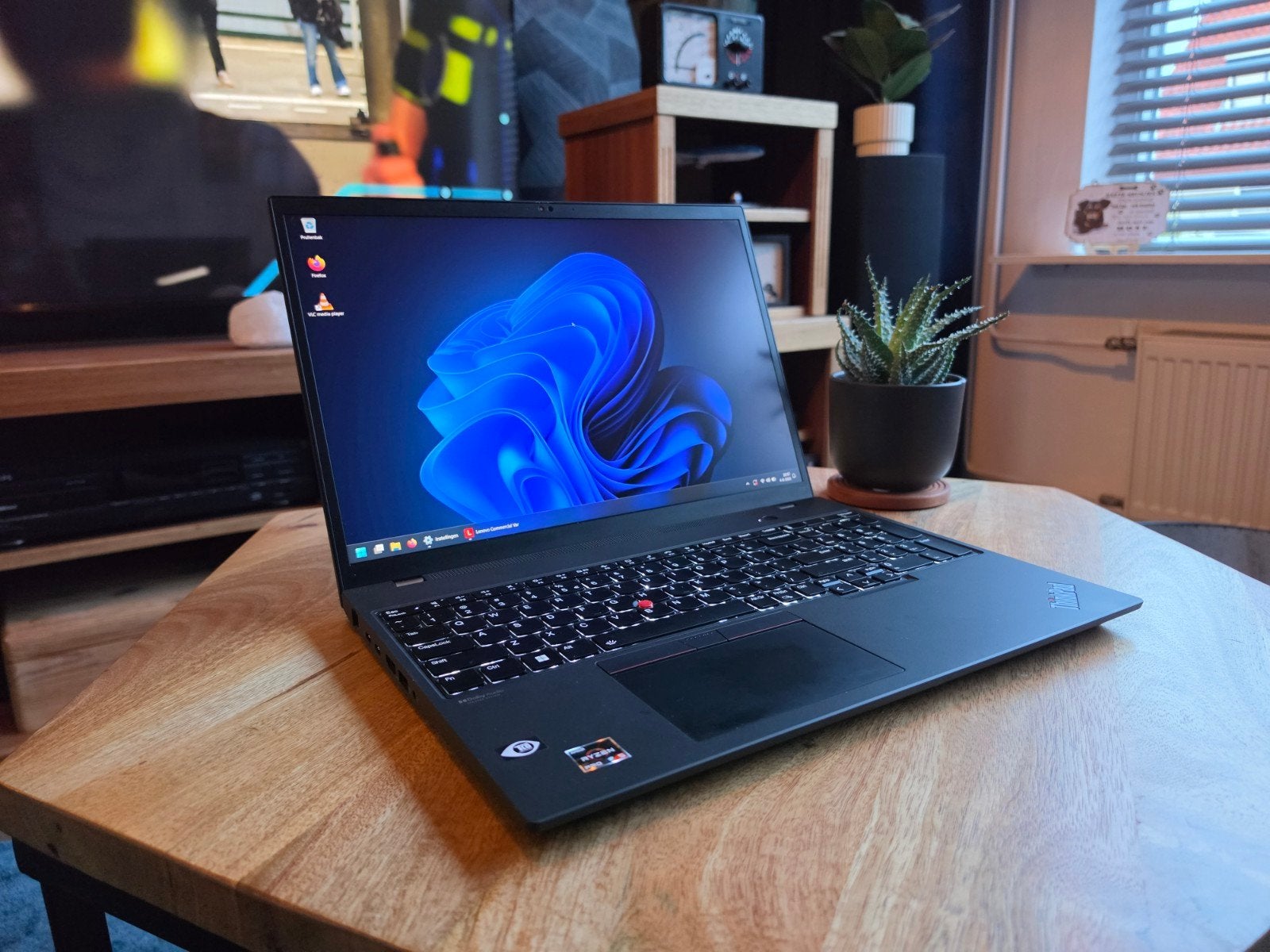 Lenovo ThinkPad T16 Gen1 (512GB + 16GB), Ophalen, 2 tot 3 Ghz, Qwerty, 512 GB