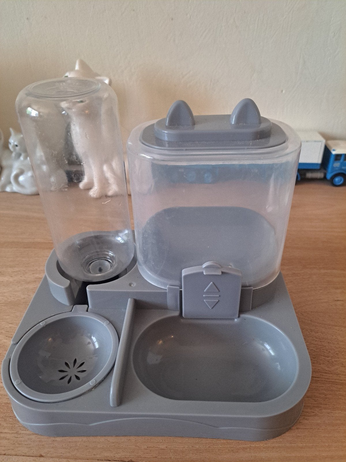 Kattenvoer en water bakje met reservoir, Ophalen of Verzenden, Automatisch, Nieuw