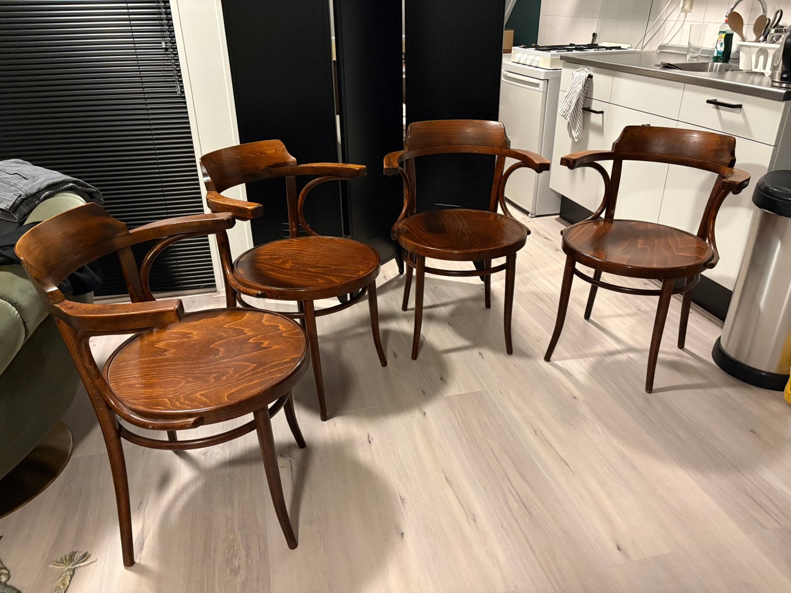 4 vintage Ligna Thonet bentwood caféstoelen met armleuning, Ophalen, Gebruikt, Bruin, Vintage