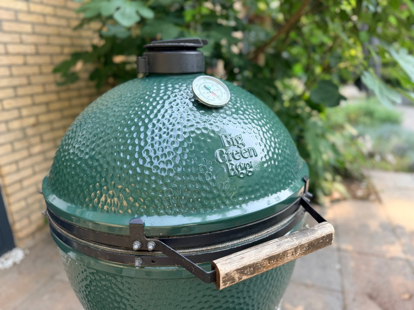 Big Green Egg XL met veel accessoires en rookhout, Ophalen, Gebruikt