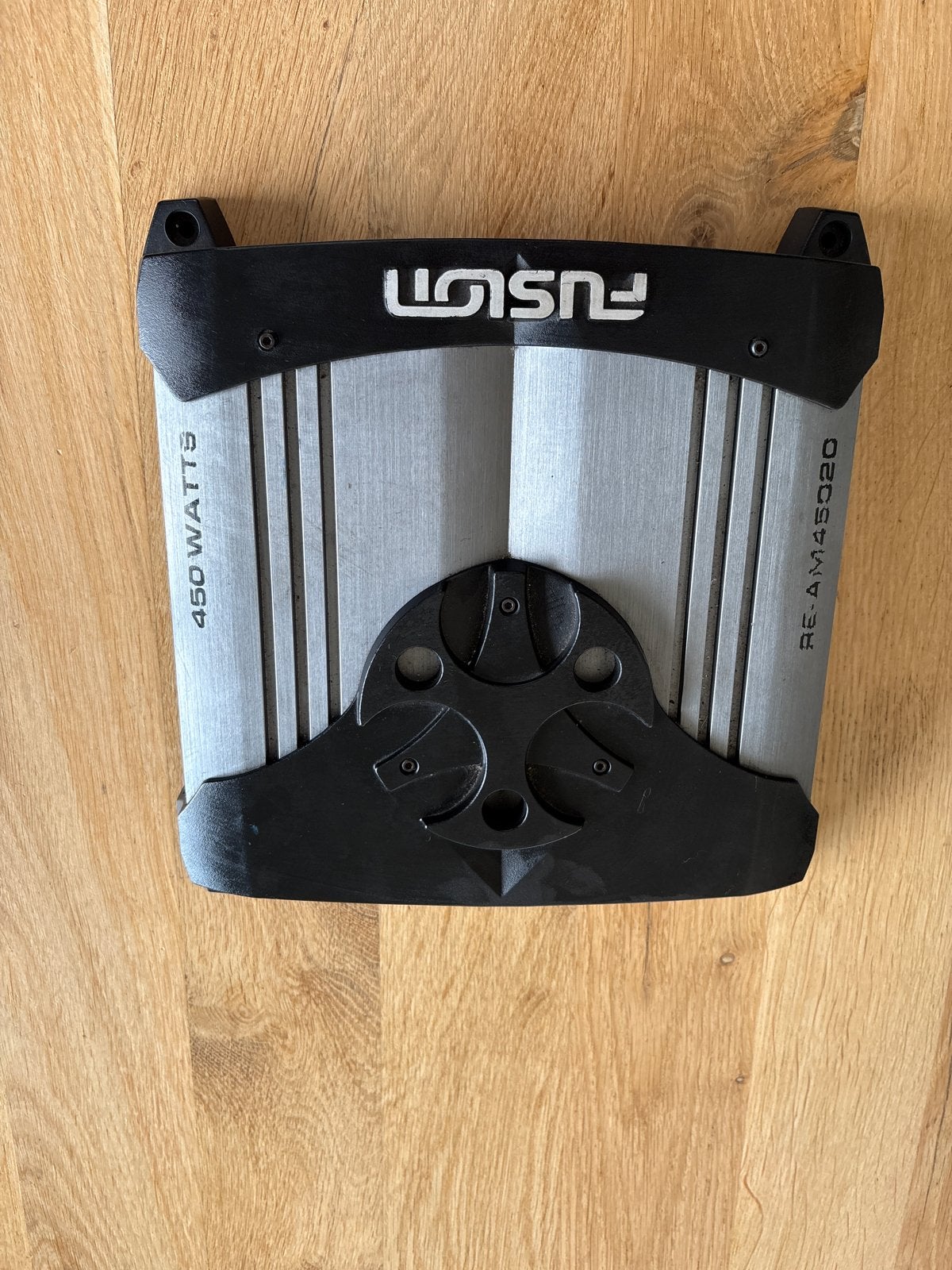 Fusion RE-AM45020 Versterker 450 Watt met kabels, Auto diversen, Ophalen, Gebruikt