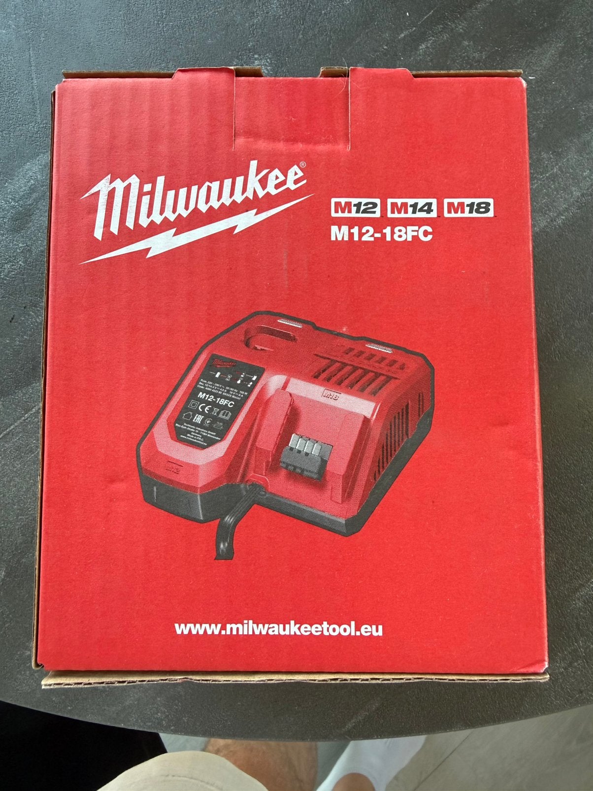 Milwaukee M12-18FC snellader nieuw, Ophalen of Verzenden, Zo goed als nieuw