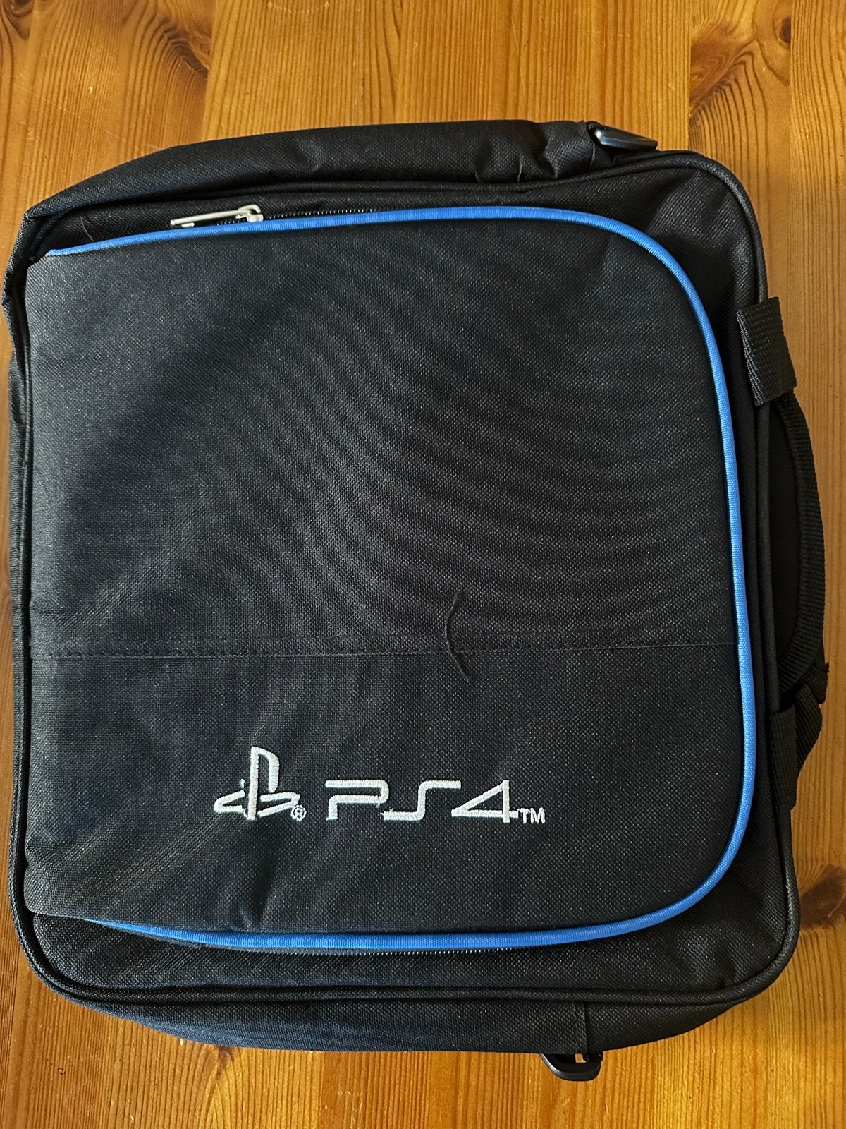 PS4 Draagtas - Nieuwstaat, Ophalen of Verzenden, Zo goed als nieuw, Overige typen, PlayStation 4
