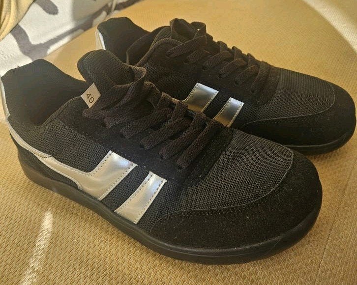 Barefoot shoes 40 - Zwart met zilveren strepen, Zwart, Nieuw, Ophalen of Verzenden, Sneakers of Gympen