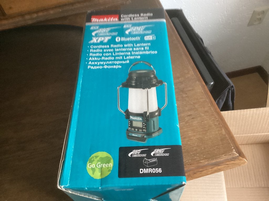 Nieuwe originele Makita DMR056 Accu Campinglamp met Radio, Ophalen, Nieuw