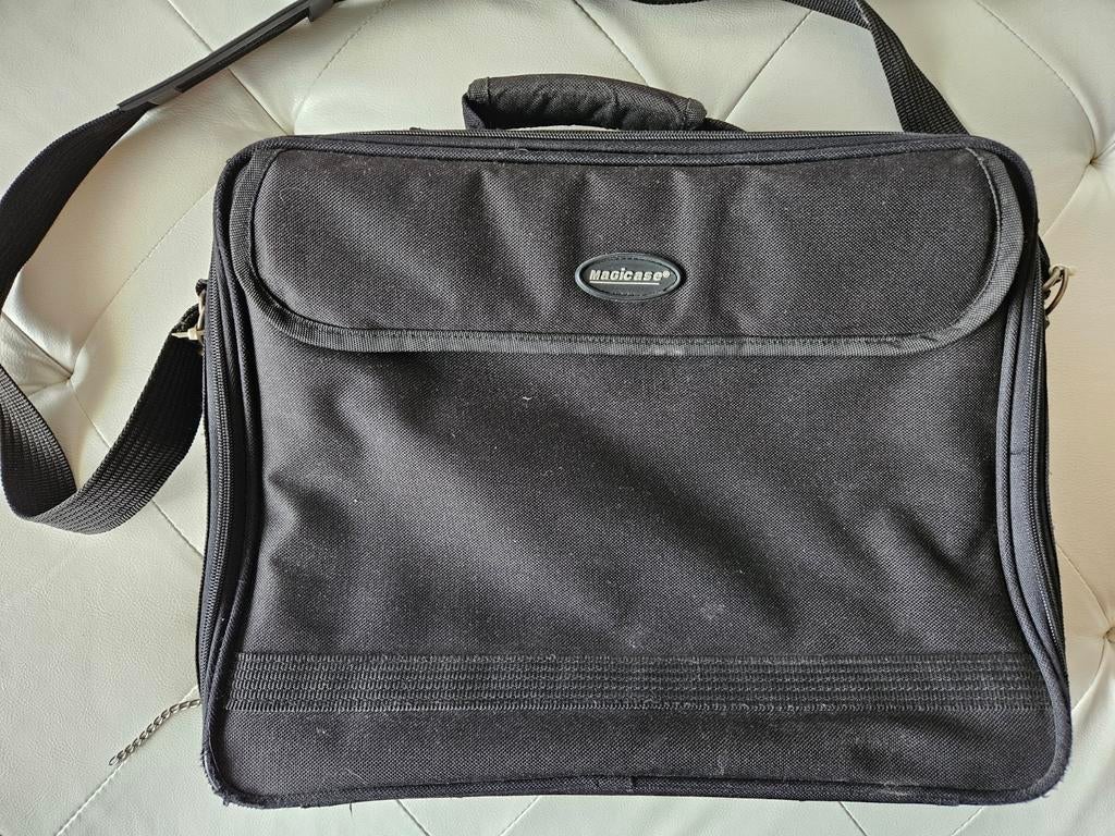 Magicase laptop tas, Computers en Software, Laptoptassen, Ophalen of Verzenden, Gebruikt, Schoudertas