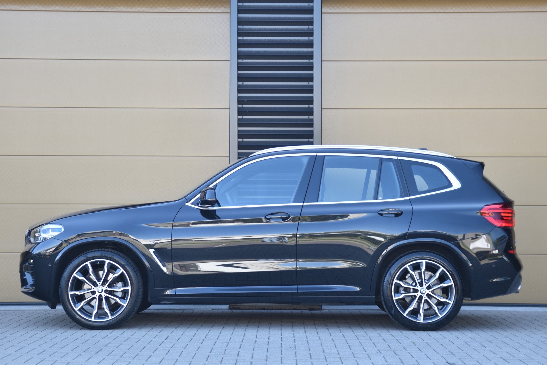 BMW X3 xDrive20i High Executive Edition * M-Sport * Head-up, Auto's, BMW, Automaat, 1998 cc, Gebruikt, 4 cilinders