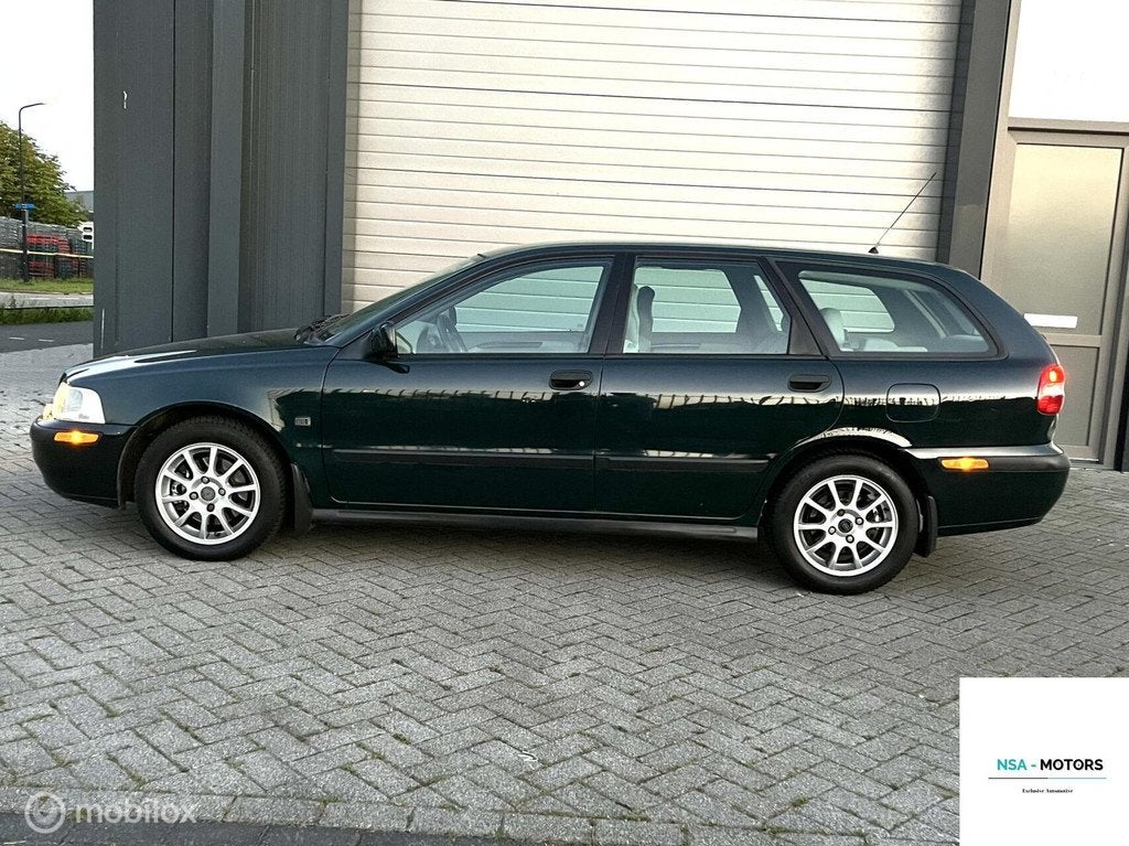 Volvo V40 2.0 T Dynamic|STLVRM|AIRC|CRUIS|, Auto's, Volvo, Gebruikt, 1948 cc, 4 cilinders, Origineel Nederlands