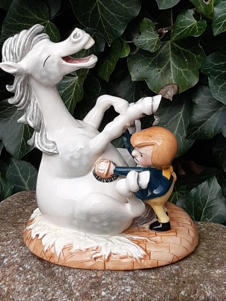 Thelwell Royal Doulton porselein paard beeld "body brush", Ophalen of Verzenden, Zo goed als nieuw, Dier