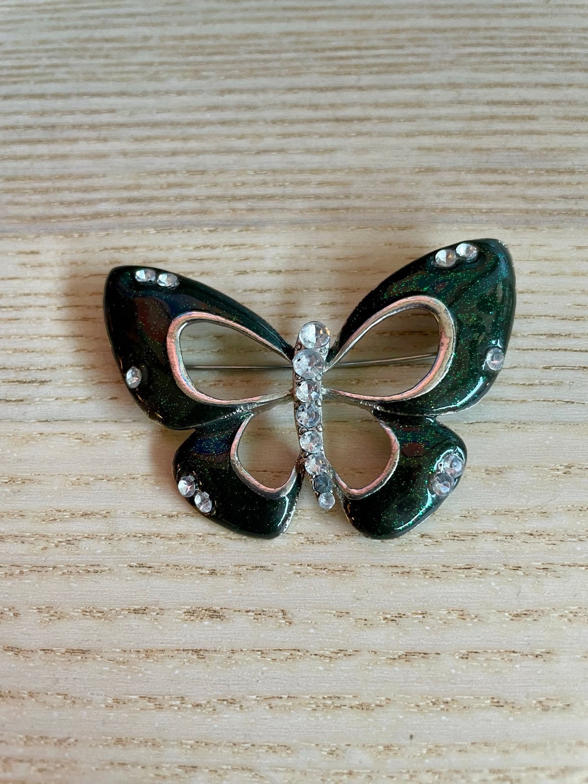Groene vlinder broche met strass steentjes, Overige materialen, 4 tot 7 cm, Ophalen of Verzenden, Zo goed als nieuw