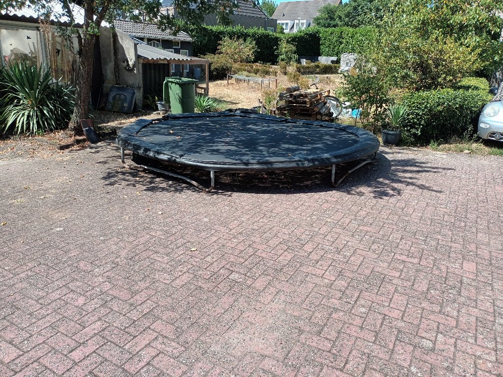 Ingraaf trampoline, Ophalen, Gebruikt