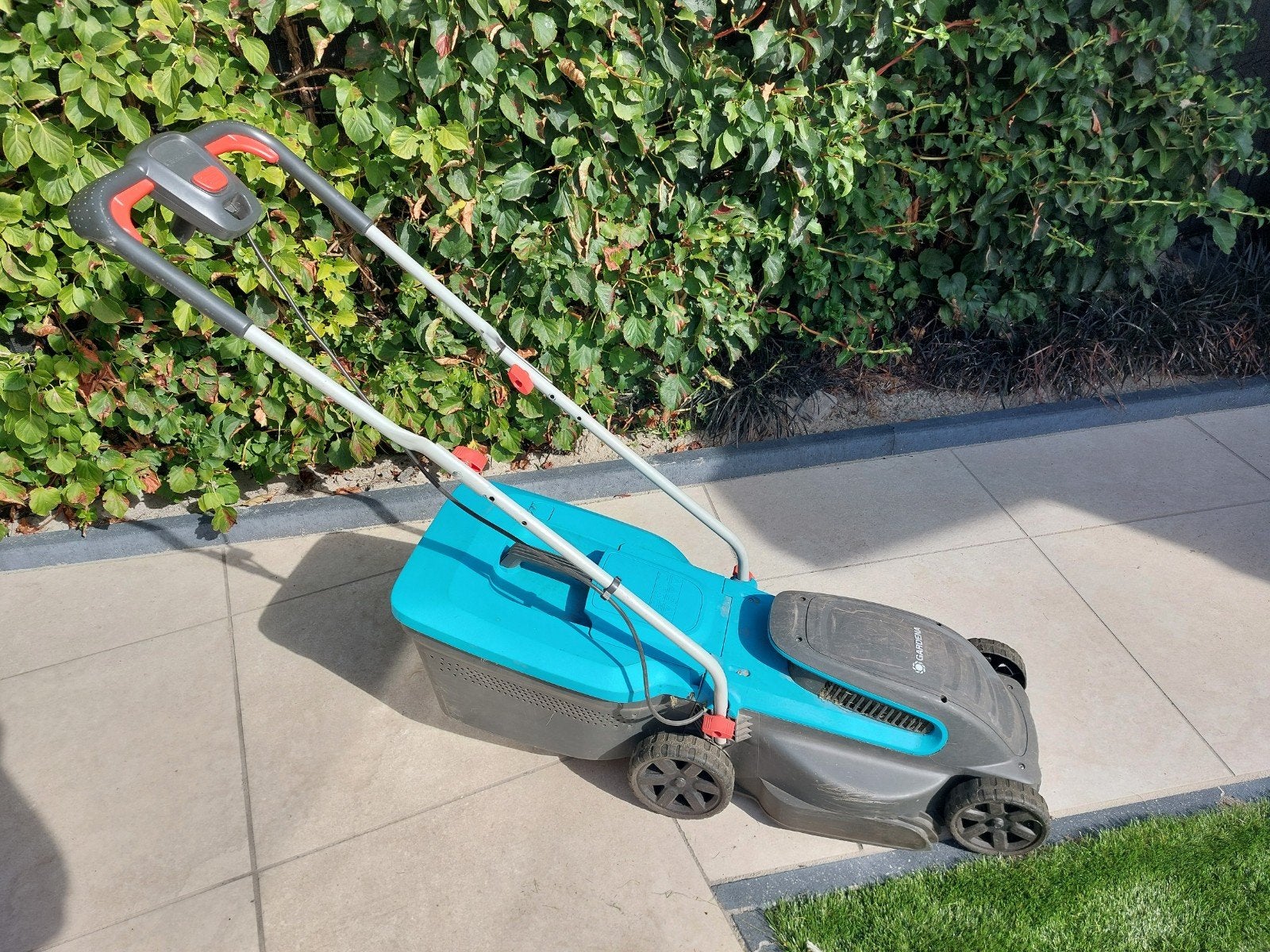 kleine elektrische  Gardena grasmaaier, Ophalen, Cirkelmaaier, Gebruikt, Elektrische grasmaaier