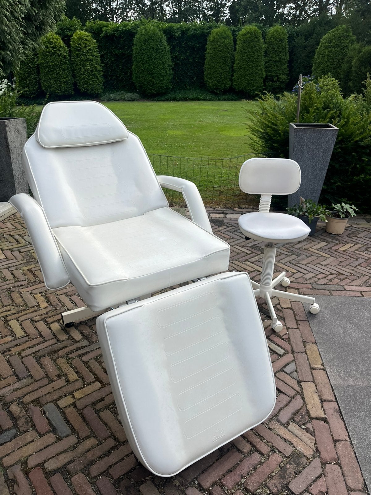 Schoonheidsspecialiste stoel, Huis en Inrichting, Stoelen, Ophalen, Gebruikt, Wit, Eén