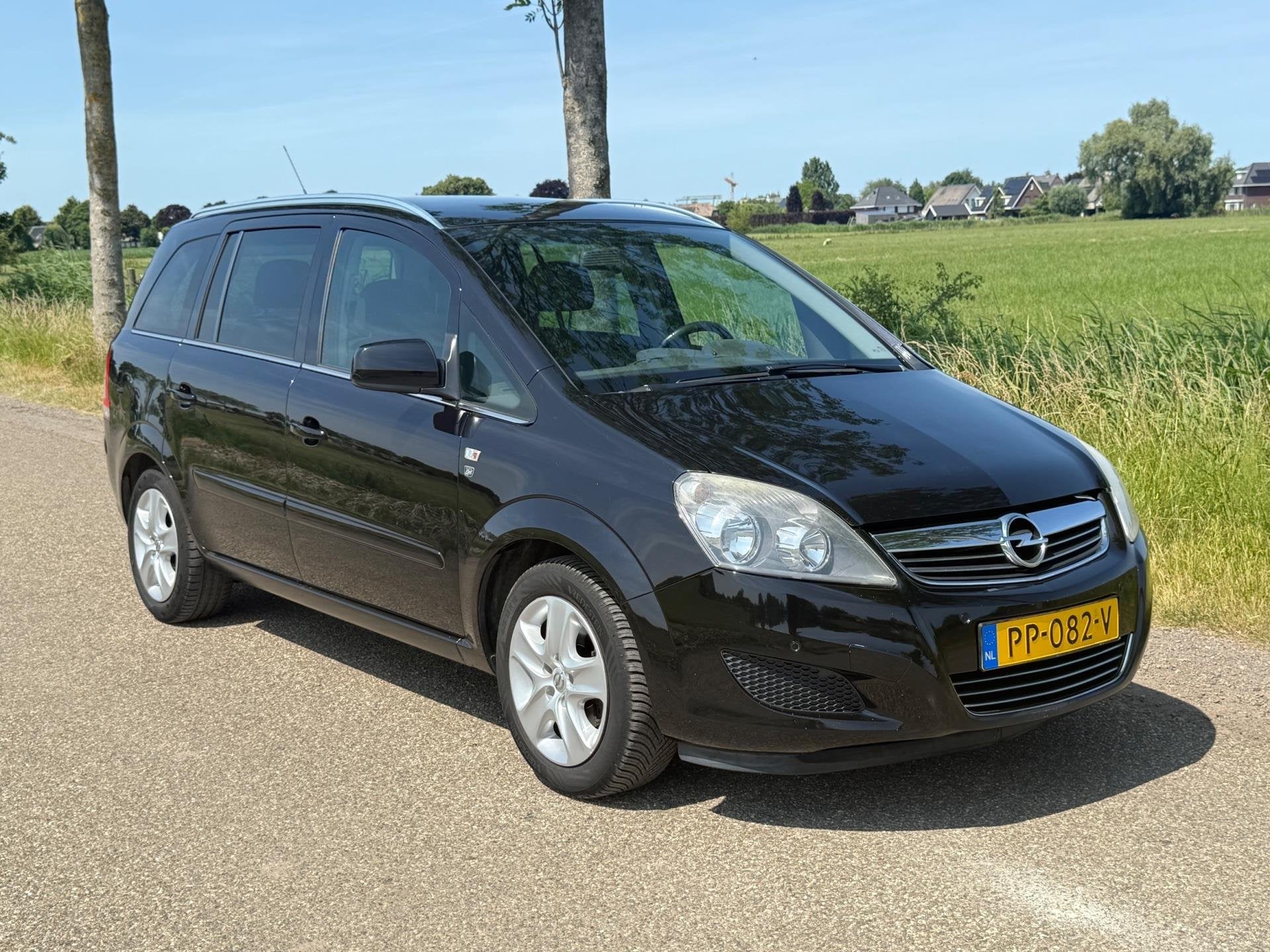 Opel Zafira 1.6 111 years Edition NIEUWE APK 10-2027 Airco 7, Auto's, Opel, Voorwielaandrijving, Euro 5, Gebruikt, 4 cilinders