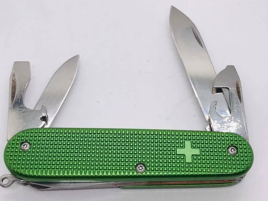 Victorinox CUSTOM Alox Apocalypse Green OLD CROSS 93m Swiss, Ophalen of Verzenden, Nieuw