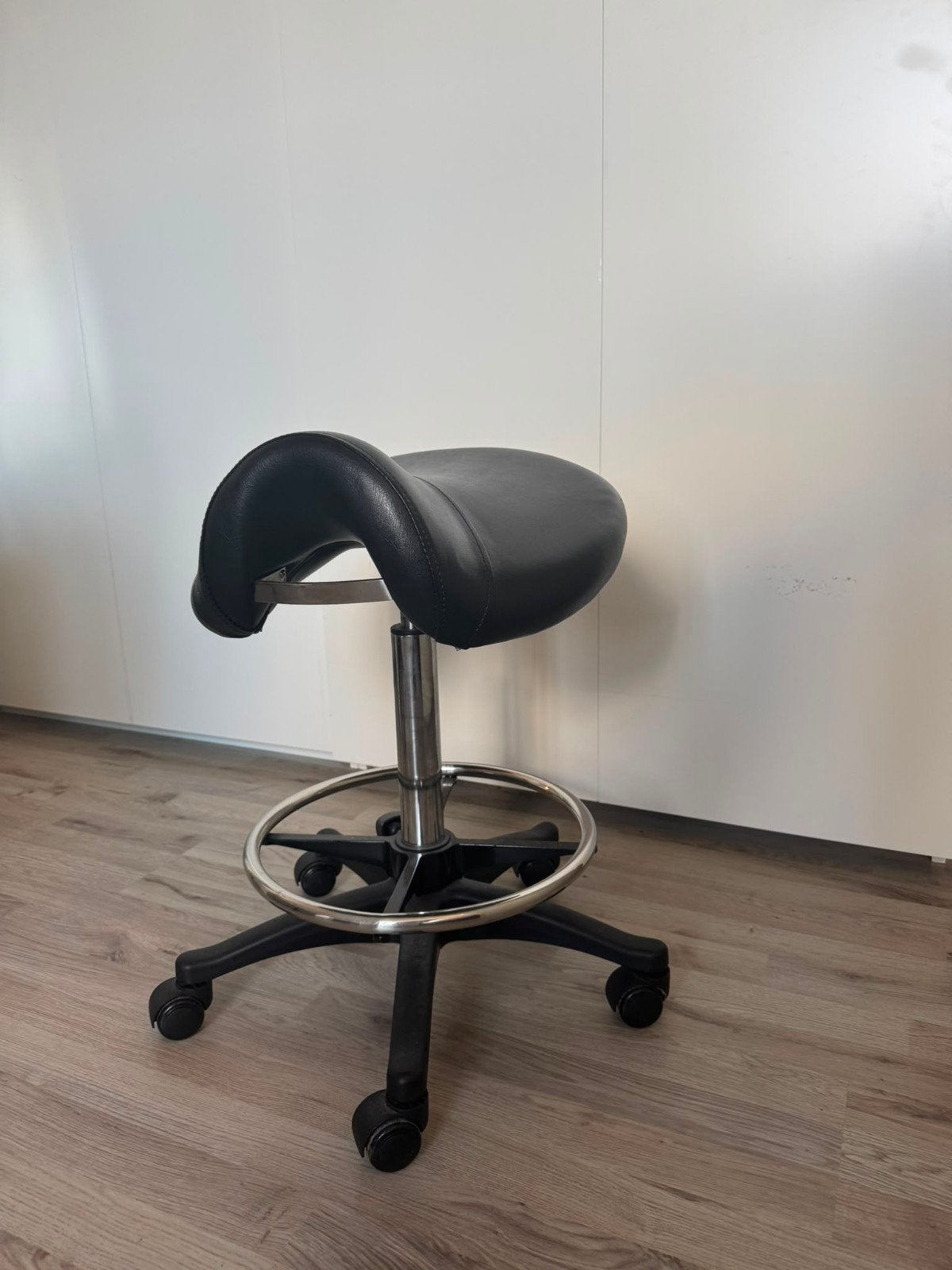 Ergonomische tabouret zadelkruk van Wafi, Ophalen, Gebruikt, Wit, Bureaukruk