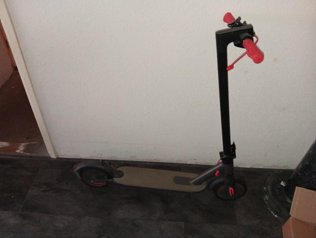 Elektrische step te koop wegens aanschaf fatbike, Fietsen en Brommers, Steps, Ophalen