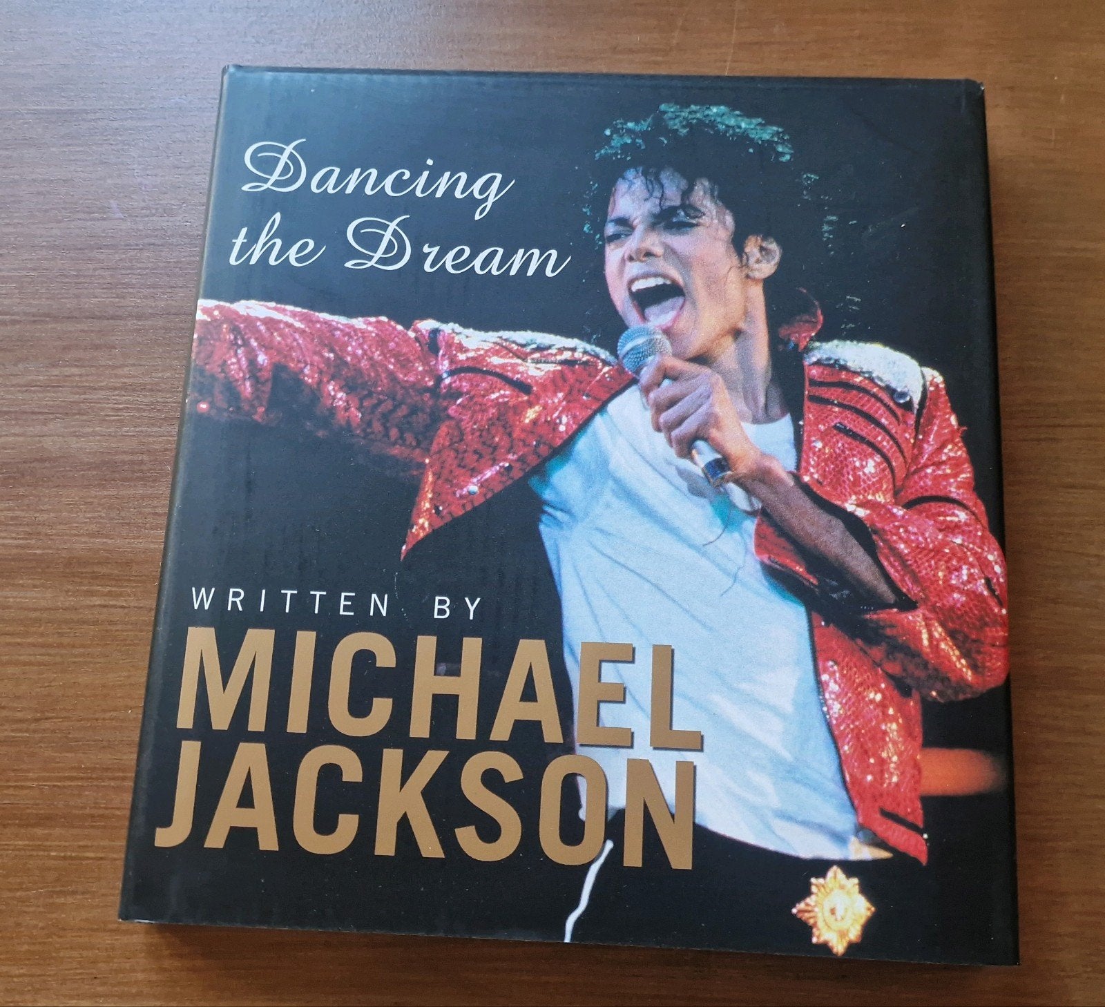 Michael Jackson - Dancing the Dream (Boek), Verzamelen, Muziek, Artiesten en Beroemdheden, Verzenden, Boek, Tijdschrift of Artikel