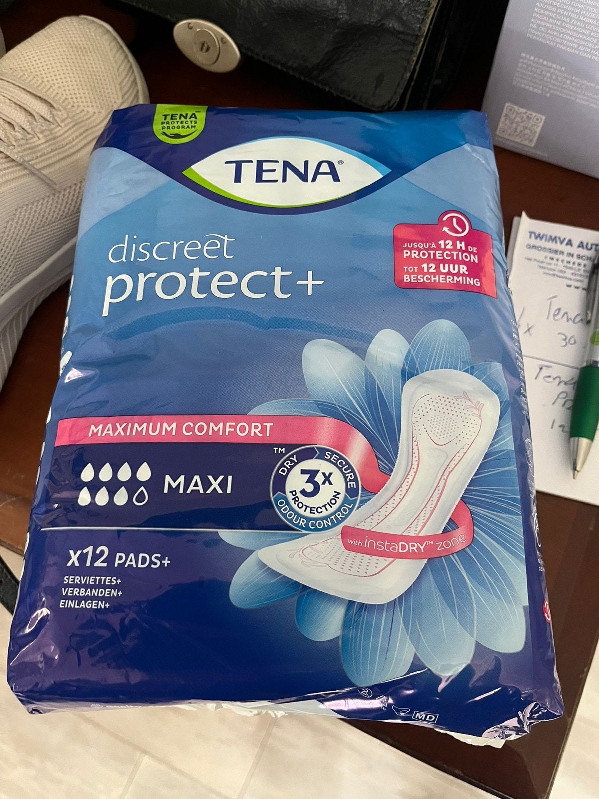 TENA Discreet Protect+ Maxi Incontinentie Inlegkruisjes (12, Diversen, Ophalen of Verzenden, Nieuw