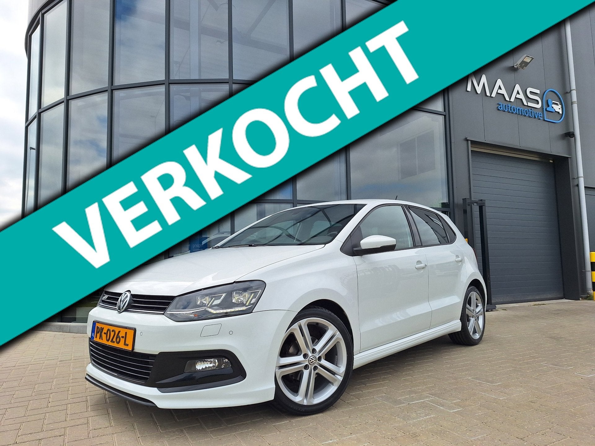 Volkswagen Polo 1.2 TSI Highline R-Line DEALER OH LED PDC, Auto's, Euro 6, 4 cilinders, Automatische klimaatregeling, Wit