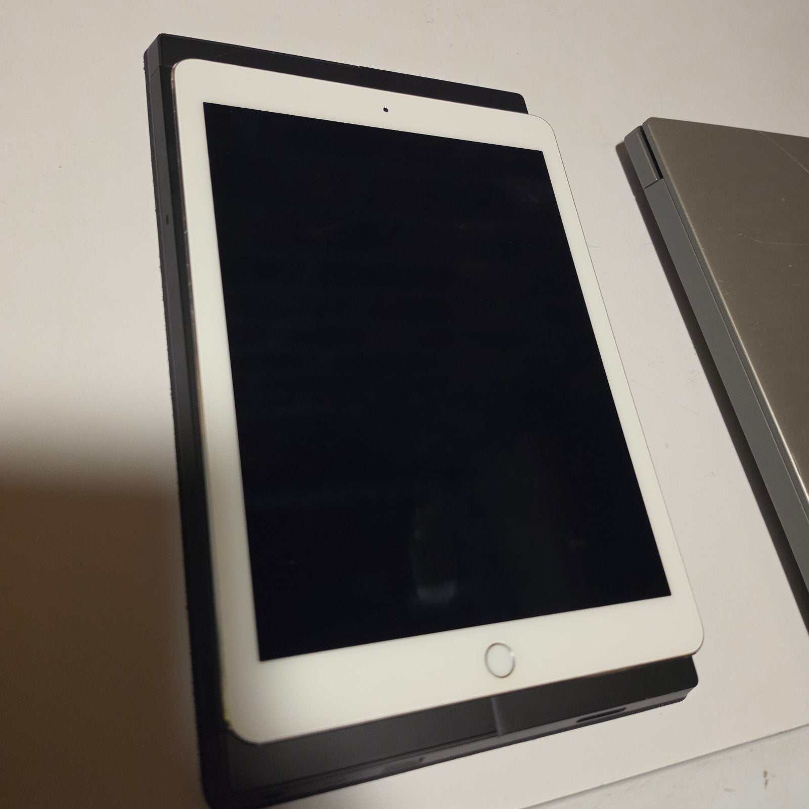 Ipad model A1566, Computers en Software, 10 inch, Apple iPad, Ophalen of Verzenden, Zo goed als nieuw