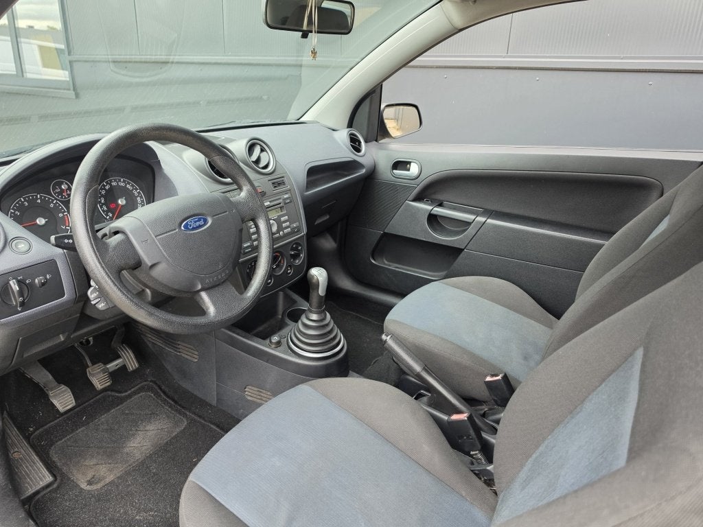 Ford Fiesta 1.4-16V Futura Airco Nieuwe APK ✅, Auto's, Gebruikt, 31 €/maand, 4 cilinders, 995 kg