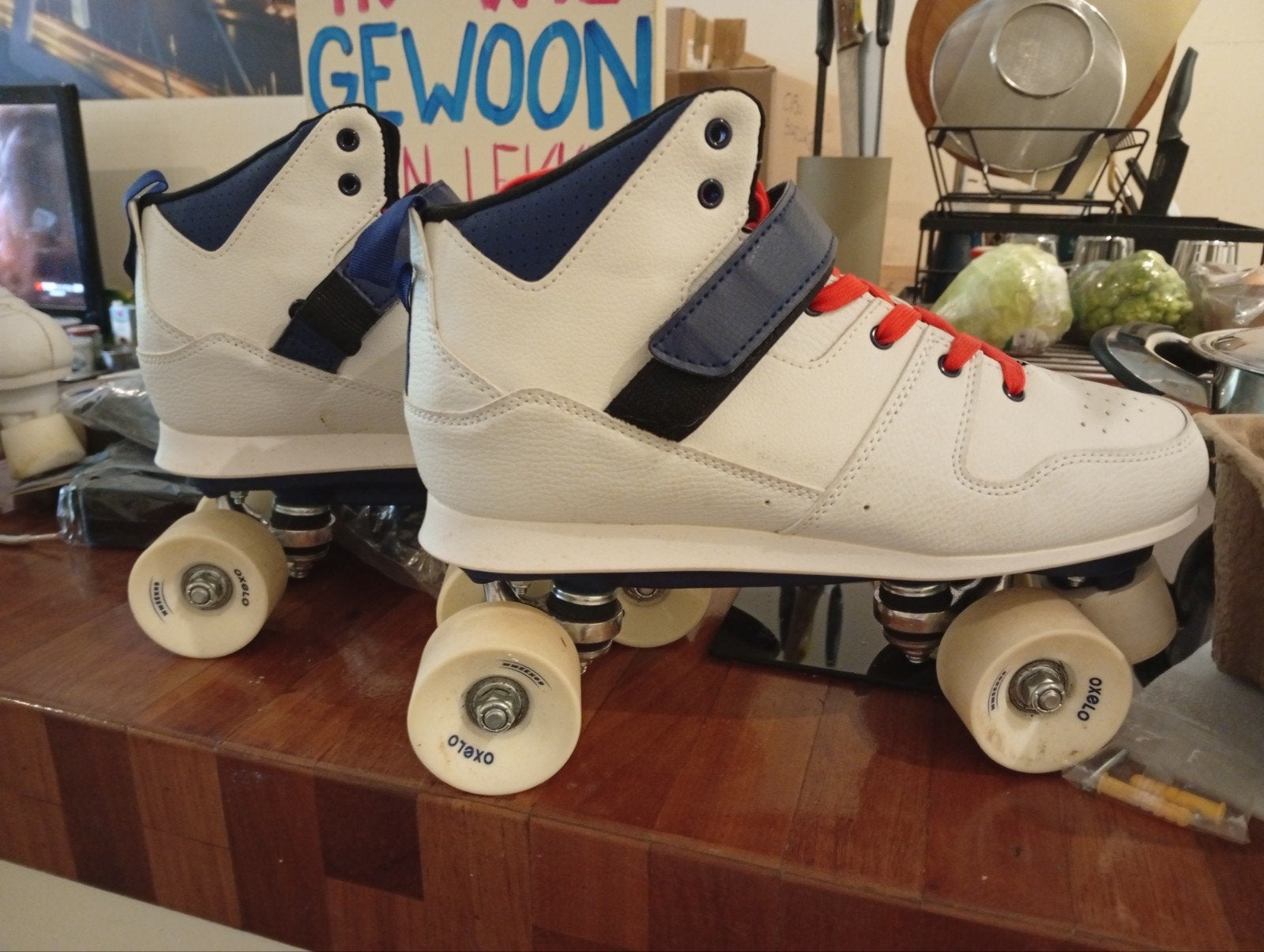 2 Witte (man vrouw) Oxelo rolschaatsen - Zo goed als nieuw, Ophalen, Zo goed als nieuw, Overige typen, Overige merken