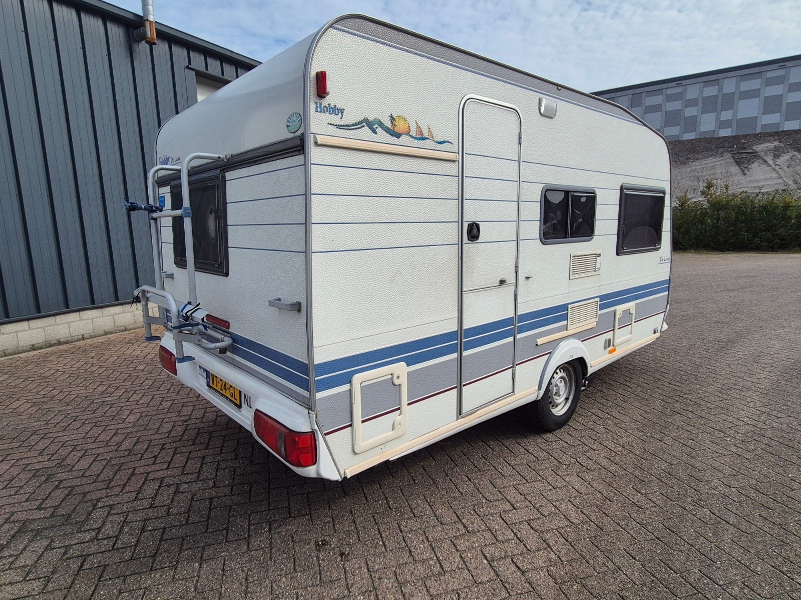 Hobby De Luxe caravan met mover, voortent en airco, Hobby, Airco, Treinzit, Dwarsbed