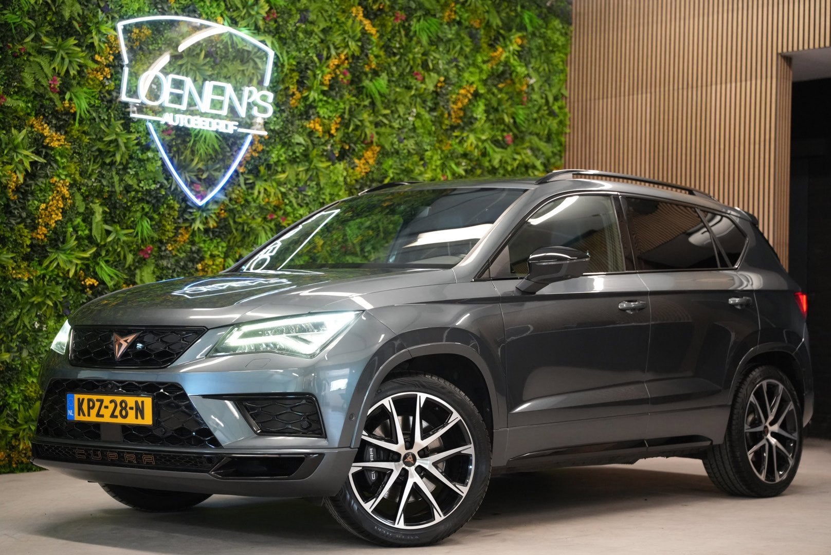 Cupra Ateca 2.0 TSI 4DRIVE / Camera / CarPlay / Sfeerverlich, Auto's, Cupra, Automaat, Gebruikt, 4 cilinders, 1984 cc