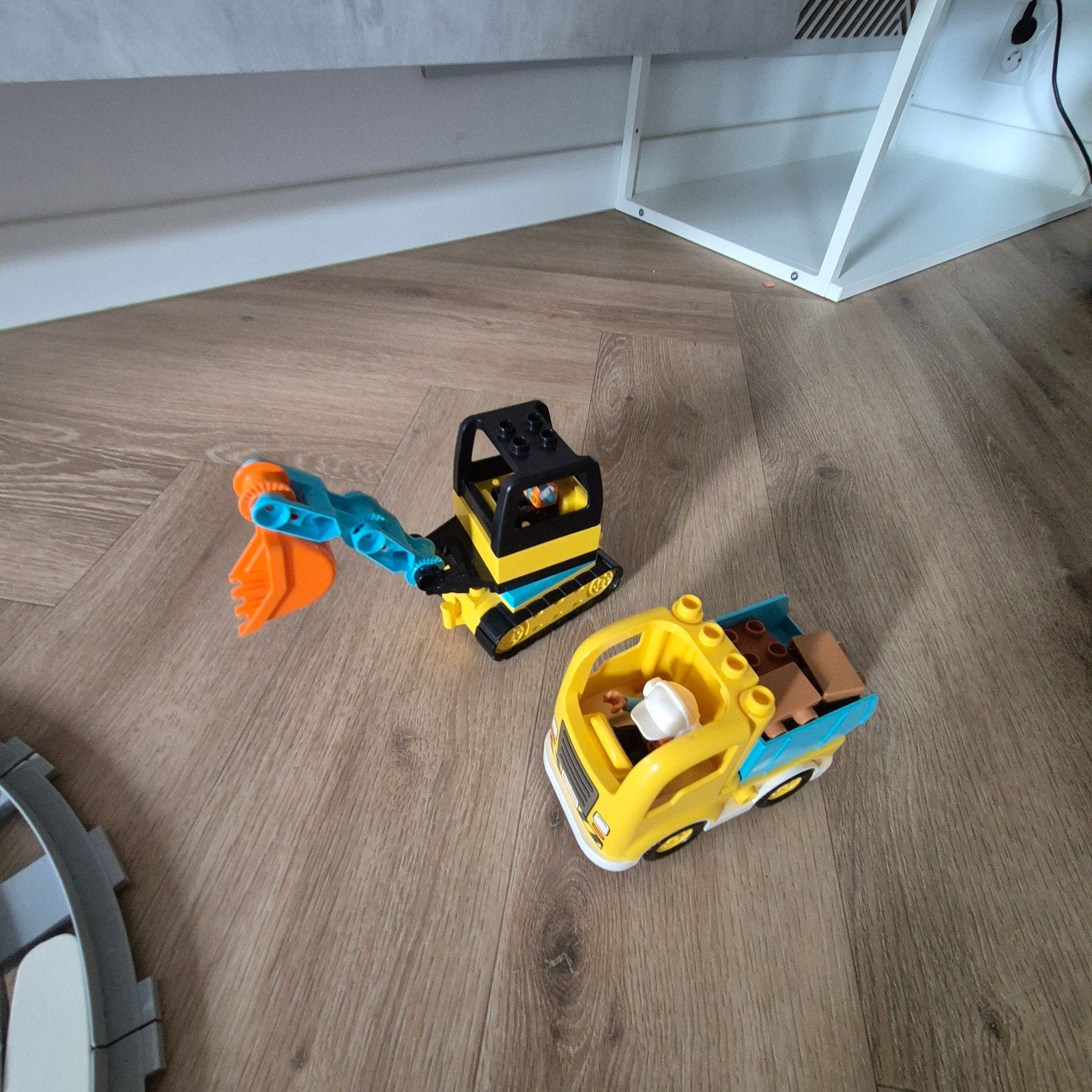 Lego Duplo Truck & Graafmachine met rupsbanden 10931, Ophalen of Verzenden, Duplo, Complete set, Compleet