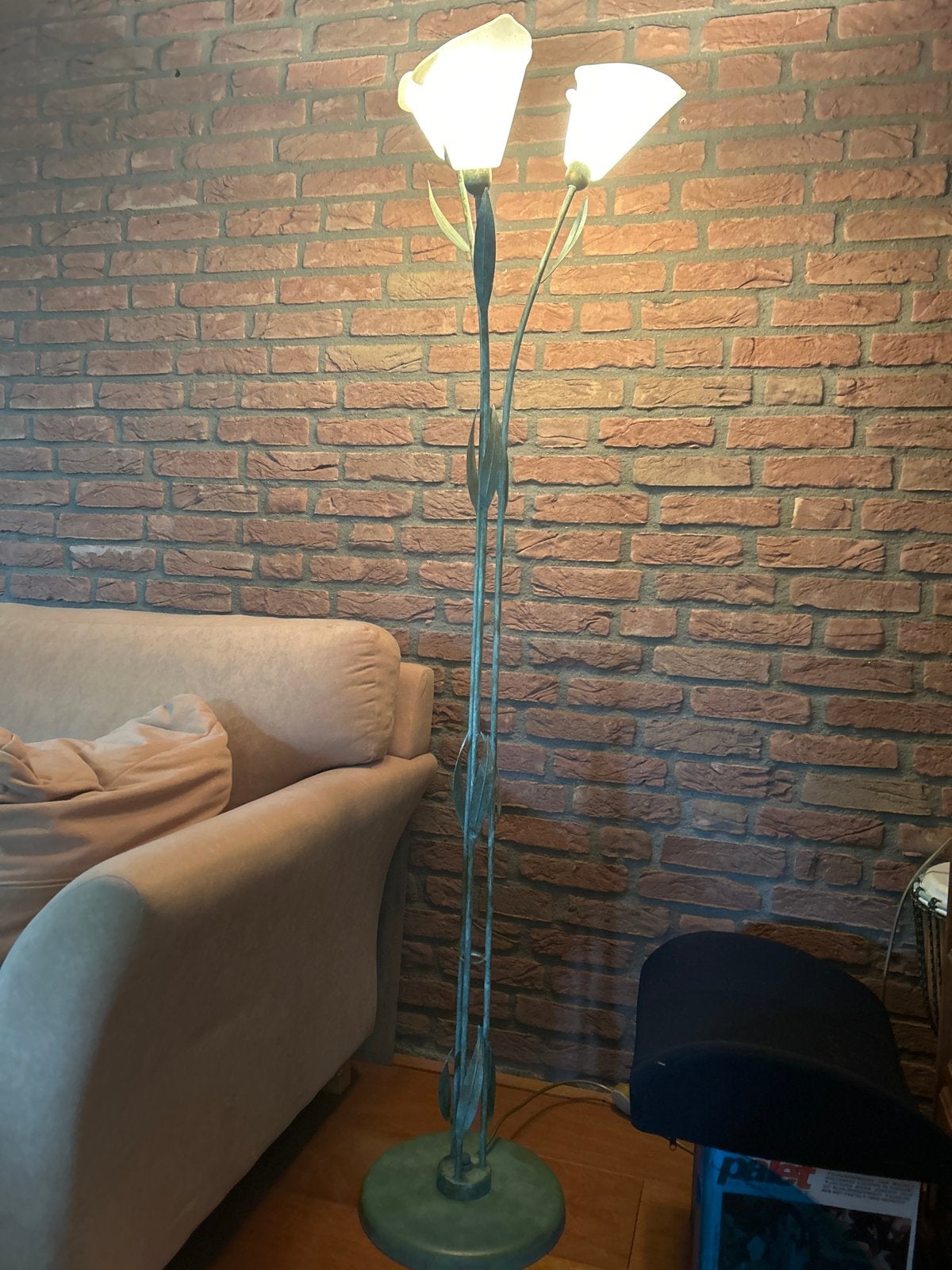 Elegante vloerlamp met bloemvormige kappen, Ophalen, Gebruikt, E14 (klein), Metaal
