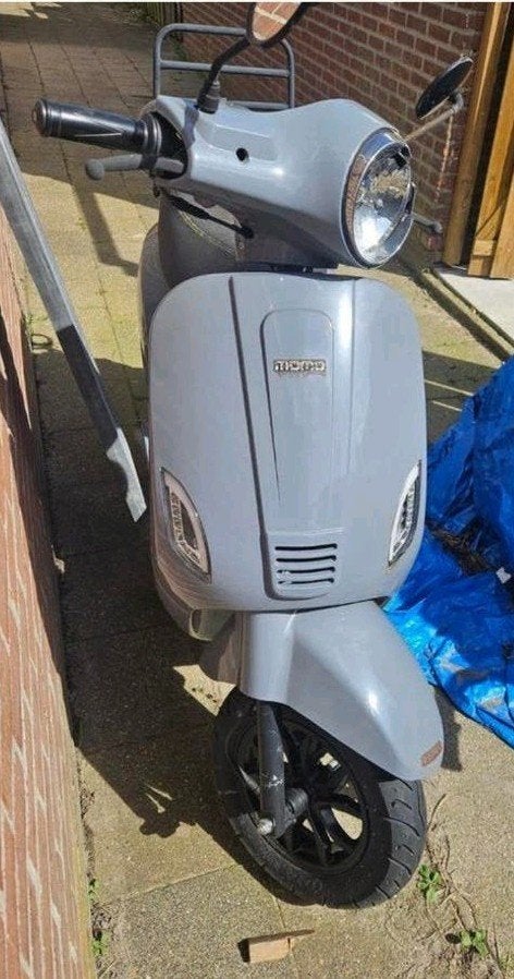Momo Morino snorscooter - Weinig kilometers, lichte schade, Ophalen, Gebruikt, Benzine, Overige merken