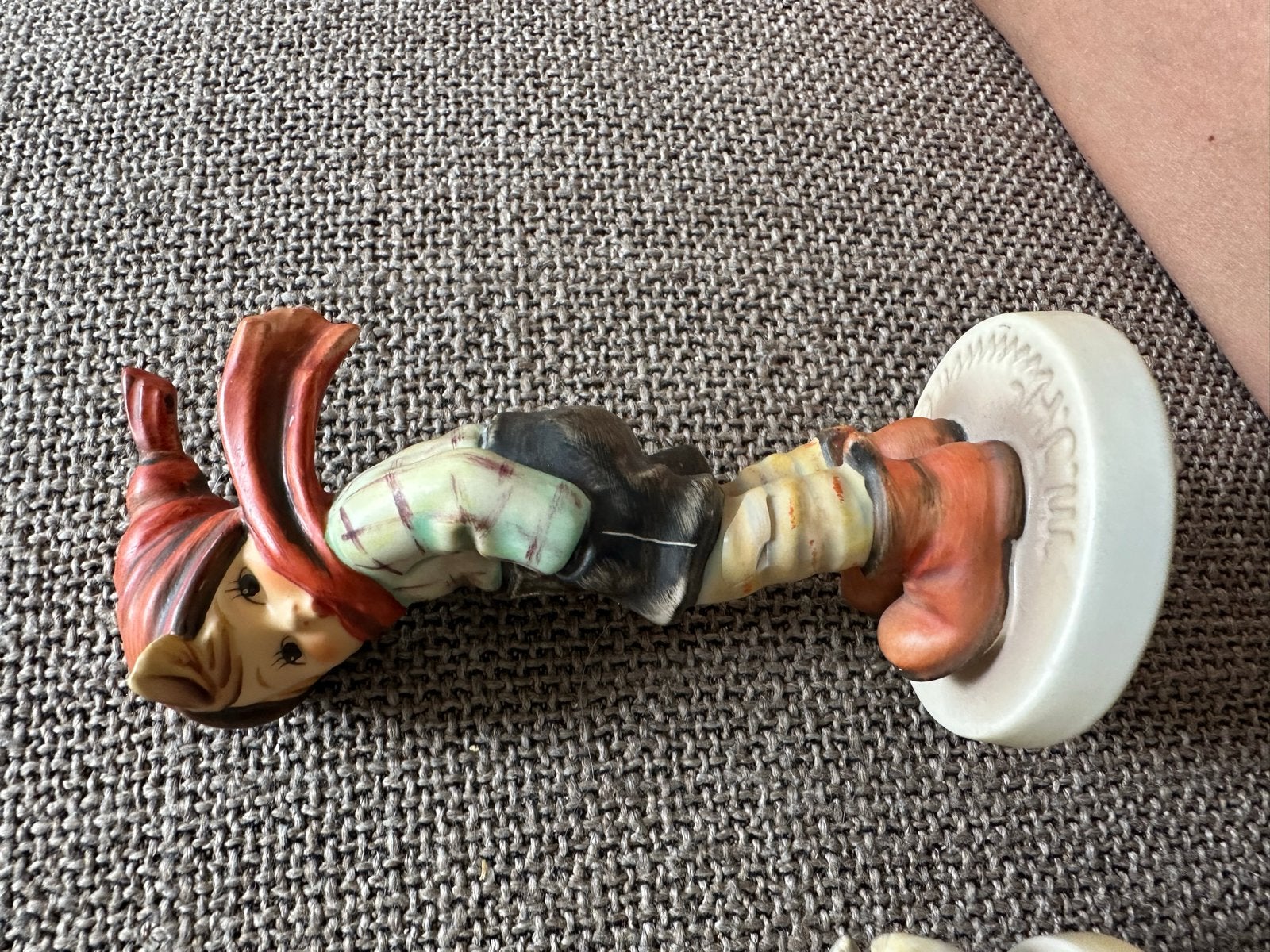 2 Goebel Hummel Beeldjes: March Winds & Goose Girl (TMK-3/4), Ophalen, Zo goed als nieuw, Hummel