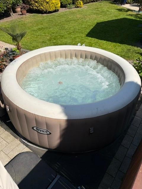 INTEX Jacuzzi compleet, Ophalen, Gebruikt, Filter, Opblaasbaar