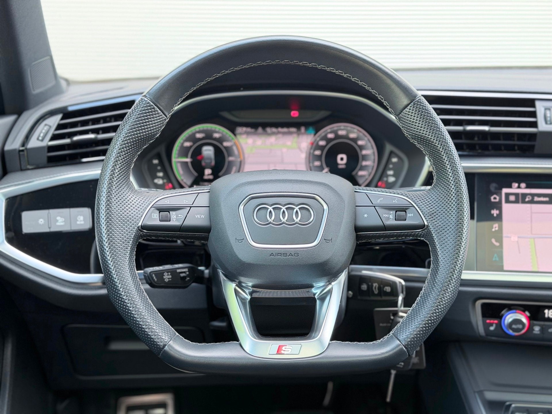 Foto 12 van Audi Q3 Sportback 45 TFSI e S Edition Pano/Camera/AppleCar