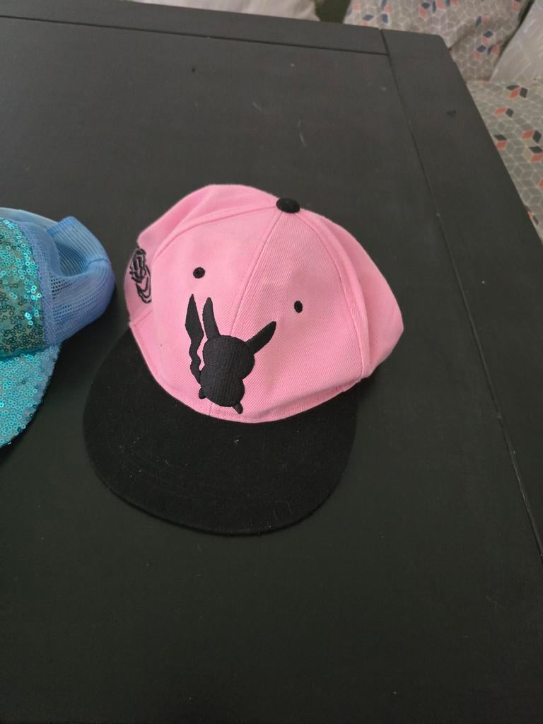 Leuke kinderpetten: Pikachu, Mickey Mouse en strik, Ophalen of Verzenden, Gebruikt, Jongetje of Meisje, Pet
